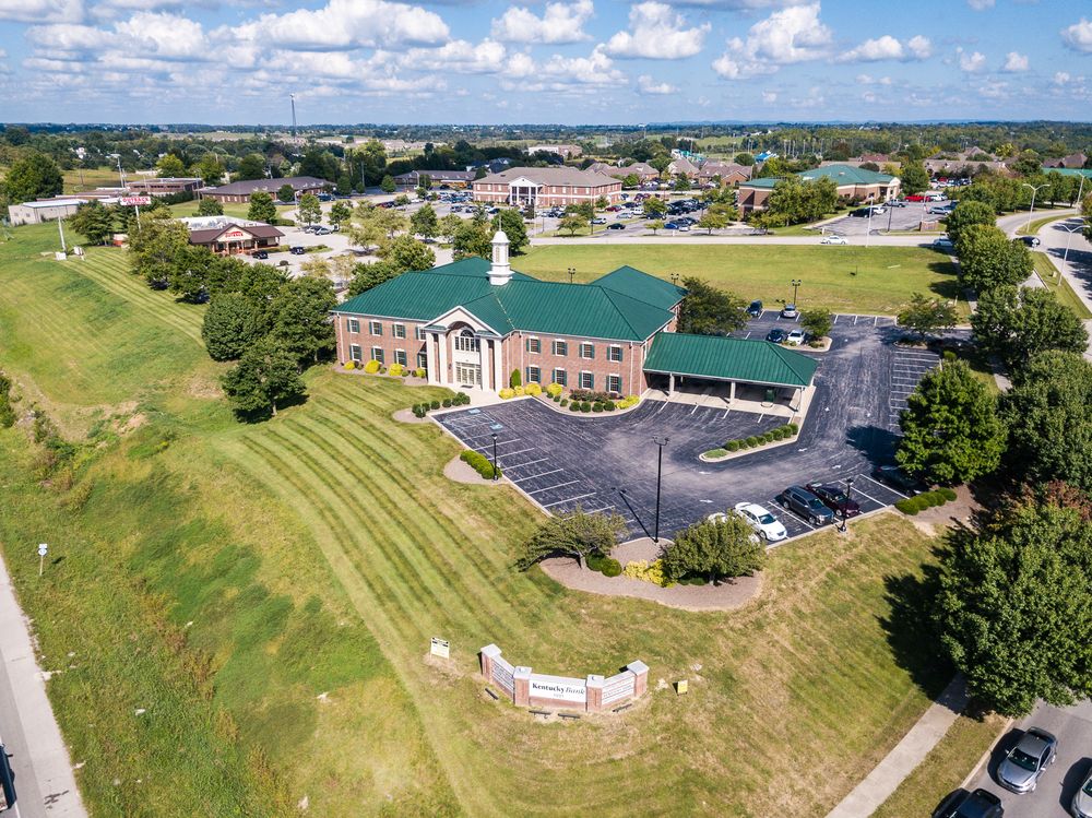 Regional Bank Anchored Office Building | Richmond KY: 1001 Gibson Bay Drive, Richmond, KY 40475